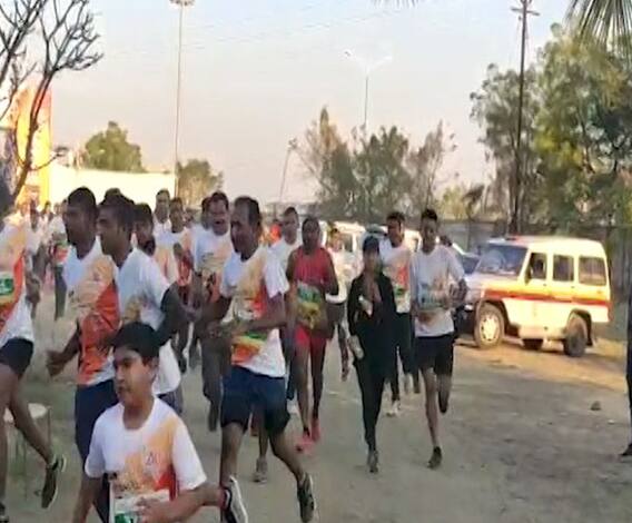Nagpur | मिहान प्रकल्प परिसरात मॅरेथॉन, हजारोंच्या संख्येनं तरूणांचा सहभाग | ABP Majha