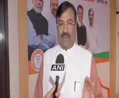 Mungantiwar on CM-PM Meet | ठाकरे-मोदी भेटीनंतर प्रेशर, शुगर बॅलन्स ठेवण्यासाठी सोनियांची भेट - सुधीर मुनगंटीवार