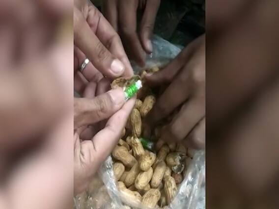 सनसनी: नाश्ते में नोटों का खजाना ! मूंगफली-मिठाई-बिस्किट में नोट-ही-नोट !