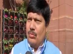 BJP के सांसद Arjun Singh बोले- 'देश के गद्दारों को क्या माला पहनाएं?'