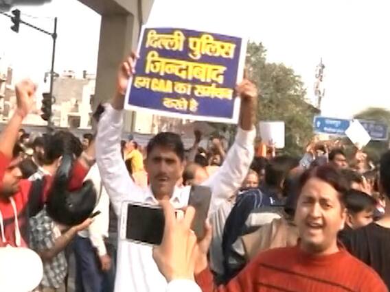 CAA को लेकर दिल्ली की सड़कों पर संग्राम जारी | Sansani