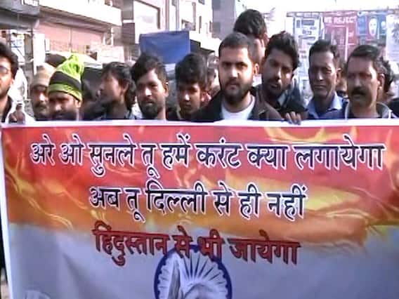 Ground Report: Shaheen Bagh में CAA के खिलाफ मौन विरोध प्रदर्शन जारी 