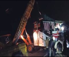 Lucknow Accident | लखनऊ एक्स्प्रेस वेवर मृत्यूचं तांडव, वोल्वो बस आणि ट्रकची भीषण धडक | ABP Majha