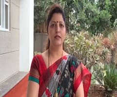 Hinganghat Teacher Death | आरोपीला कायद्याच्या चौकटीतून फाशीची शिक्षा व्हावी : रूपाली चाकणकर 