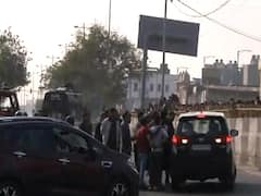 Delhi violence: How people blocked roads in Yamuna Vihar area 