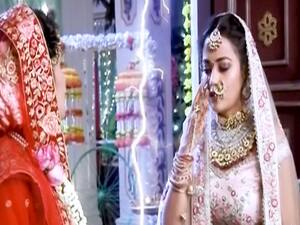 Kuhoo upset during Greh-Pravesh of Mishti | Saas Bahu Aur Saazish (22.02.2020)