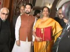 Nirmala Sitharaman संसद भवन पहुंचीं, कुछ देर में पेश करेंगी बजट