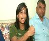 Thief At Saloni Alot Home | सलोनी अलोटची घरात घुसलेल्या चोरट्यावर झडप