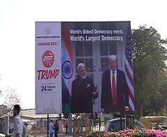 Namaste Trump | अहमदाबाद विमानतळावर जागोजागी 'नमस्ते ट्रम्प'चे होर्डिंग्स | ABP Majha