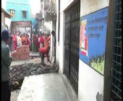 Reporter Stories: জগদ্দলের স্কুলে খেলার সময় কৌটো বোমা ফেটে আহত তিন পড়ুয়া, একজনের অবস্থা আশঙ্কাজনক