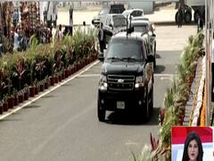 Namaste Trump: Motera Stadium के लिए रवाना हुए Donald Trump और PM Modi