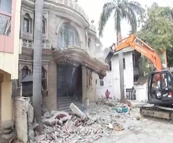 Nagpur | गुंड संतोष आंबेकरचा अलिशान बंगला जमिनदोस्त, नागपूरचे आयुक्त तुकाराम मुंढेंची कारवाई | ABP Majha