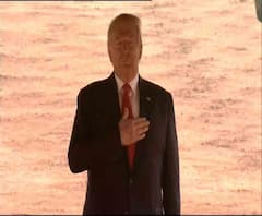 মোদি ও ট্রাম্পের উপস্থিতিতে রাষ্ট্রপতি ভবনে দুই দেশের জাতীয় সংগীত পরিবেশন