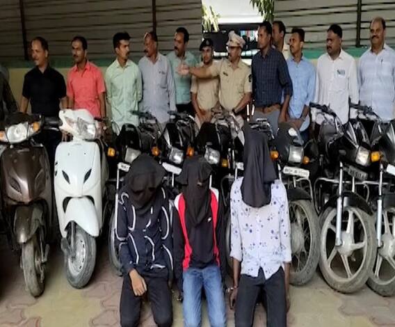Bike Thief Gang | पुण्यात मौजमजेसाठी व्यावसायिक डान्सर्सकडून दुचाकीचोरी | ABP Majha 