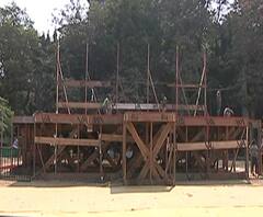 MNS Rally | मनसेकडून मोर्चासाठी जय्यत तयारी, आझाद मैदानात भव्य व्यासपीठ | ABP Majha 