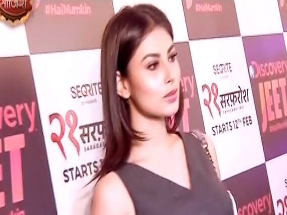 Mouni Roy paints a picture of Lord Shiva
