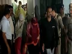 Gujarat: Surat में 30 युवक-युवतियां शराब पार्टी करते गिरफ्तार