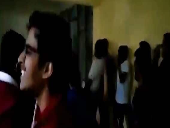 'जय कोरोना' के IIT Delhi में लगे नारे, देखिए क्या है पूरा मामला?