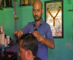 Bhandup Salon Library | भांडुपमध्ये अनोखं 'सलून वाचनालय'; इथं ग्राहक मोबाईल नव्हे पुस्तक चाळतात