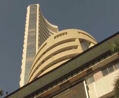 Coronavirus | कोरोनामुळे आठवड्याच्या पहिल्याच दिवशी शेअर बाजारात मोठी घसरण | ABP Majha