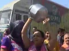 રાજકોટઃ પાણી મુદ્દે આવાસ યોજનામાં રહેતી મહિલાઓએ મચાવ્યો હોબાળો, જુઓ વીડિયો