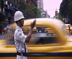 অত্যাবশ্যকীয় পরিষেবায় যুক্ত? লকডাউনে রাস্তায় বেরোতে ই-পাস দেবে কলকাতা পুলিশ