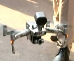 Coronavirus | नजर आणि आवाहन करणारा मुंबई पोलिसांचा ड्रोन