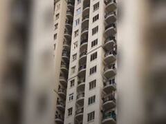 गुरुग्राम में दिखी बिना इकट्ठा हुए कोरोना भगाने की सामूहिक कोशिश, वीडियो वायरल