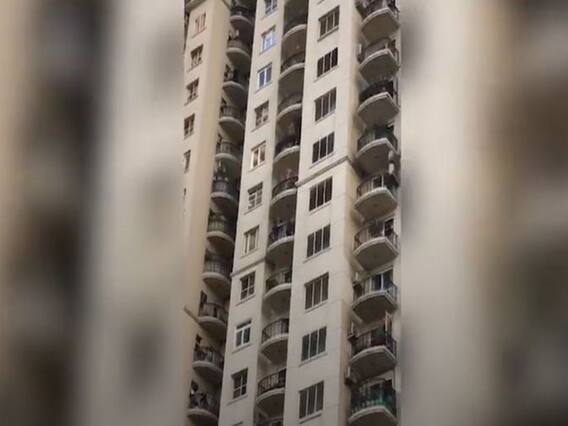 गुरुग्राम में दिखी बिना इकट्ठा हुए कोरोना भगाने की सामूहिक कोशिश, वीडियो वायरल