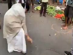 Mamata Banarjee ने दुकानदारों को दी Social Distancing की ट्रेनिंग, देखें वीडियो