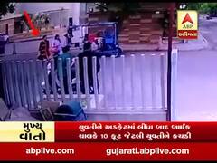 અમદાવાદઃ સ્પીડમાં આવતાં બાઇક ચાલકે યુવતીને 10 ફૂટ સુધી ઢસડી, જુઓ વીડિયો