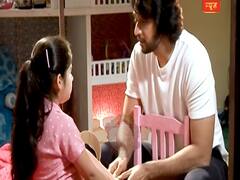 Patiala Babes: Neil tells a story to Arya to motivate her