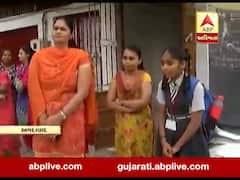 અમદાવાદઃ કોરોના વાયરસને પગલે વેકેશનની જાણ ન હોવાથી વિદ્યાર્થીઓ સવારે પહોંચ્યા સ્કૂલે, જુઓ વીડિયો