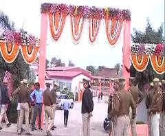 Uddhav Thackeray Ayodhya Visit LIVE | उद्धव ठाकरेंच्या दौऱ्यानिमित्त अयोध्येतील वातावरण भगवमय