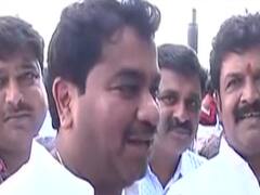 Ground Report: Congress MLAs arrive at Bhopal Airport