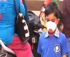 করোনা আতঙ্ক : সংক্রমণ এড়াতে স্কুলগুলিতে মাস্ক পরে যাচ্ছে পড়ুয়ারা