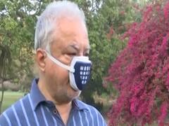 Delhi: Ashok Narang brings food for animals amid lockdown