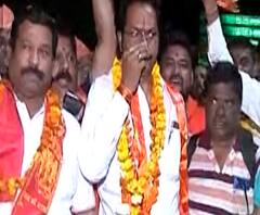 Chalo Ayodhya | उद्धव ठाकरेंआधी शिवसैनिक अयोध्येत दाखल, उद्धव यांच्या स्वागताची शिवसैनिकांकडून तयारी