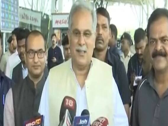 Bhupesh Baghel ने शायराना अंदाज में Scindia पर साधा निशाना