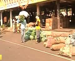 Pune Vegetable Market | पुण्यातील मार्केटयार्ड सुरू, पुणेकरांची भाजीपाल्याची चिंता मिटली