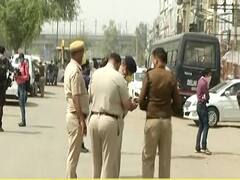 Shaheen Bagh में भारी पुलिस बल तैनात, सड़क पर निकलने से बढ़ेगा कोरोना का खतरा