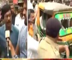 ‘কলেজের সমস্যা কলেজে মেটাক’, অবরুদ্ধ কলেজ স্ট্রিটে পড়ুয়াদের বোঝাতে মরিয়া পথযাত্রীরা 