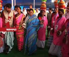 এবিপি আনন্দ এক্সক্লুসিভ: কাঁসর-ঘণ্টা নয়, ধামসা মাদলে নাচলেন মুখ্যমন্ত্রী, দেখুন ভিডিও 