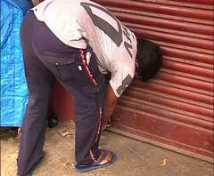 Reporter Stories: ফুলবাগানে মদের দোকানে লম্বা লাইন, পুলিশ এসে বন্ধ করল ঝাঁপ 