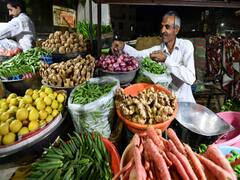 चंडीगढ़ में खोले गए बाजार, लोग रख रहे सोशल डिस्टेंसिंग का ख्याल