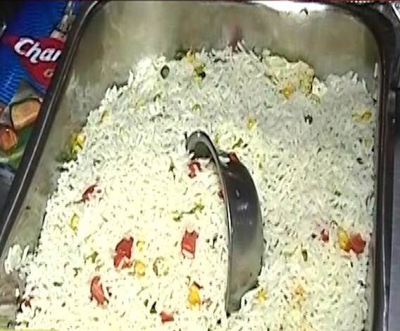 Sharad Pawar help to Student | शरद पवारांकडून पुण्यातील विद्यार्थ्यांच्या जेवणाची सोय 