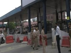 Ground report from Noida-Delhi toll plaza