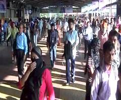 Why Lock down City? कोरोनामुळे लॉक-डाऊन करण्याची गरज का पडतेय? 