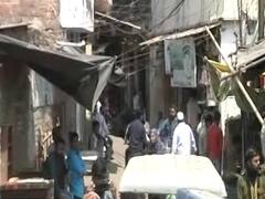 Lucknow: लोगों को लॉकडाउन की परवाह नहीं, घरों के बाहर बेवजह निकल रहे लोग