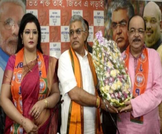 তৃণমূলের দরজা বন্ধ বুঝেই ফের বিজেপিতে সক্রিয় শোভন? আছে প্রস্তাব, বৈঠকে পার্থকে জানিয়ে গেলেন বৈশাখী